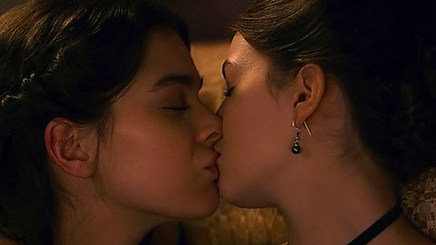 Pic: Ella Hunt in Dickinson (2019)