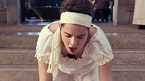 Pic: Hailee Steinfeld in Dickinson (2019)