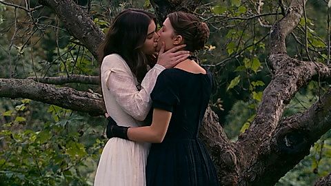 Pic: Hailee Steinfeld in Dickinson (2019)