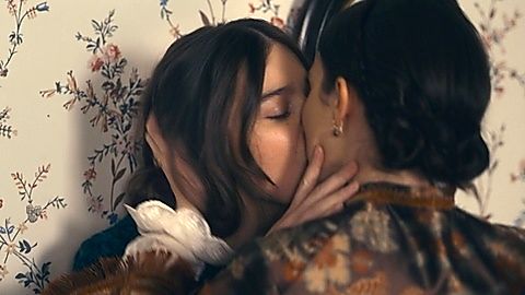 Pic: Hailee Steinfeld in Dickinson (2019)