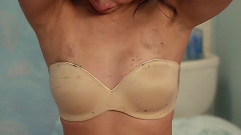Pic: Amanda Arcuri in Do Not Reply (2019)