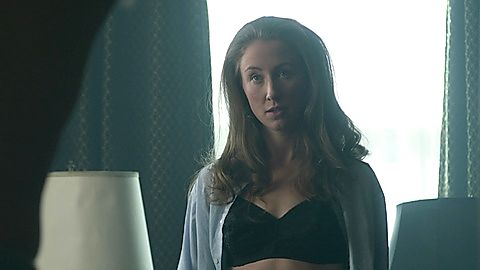 Pic: Erin Doherty in The Crown (2016)