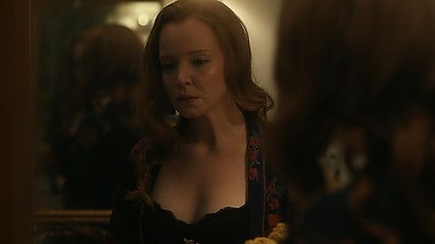 Pic: Lauren Ambrose in Servant (2019)