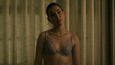Pic: Victoria Pedretti in YOU (2018)