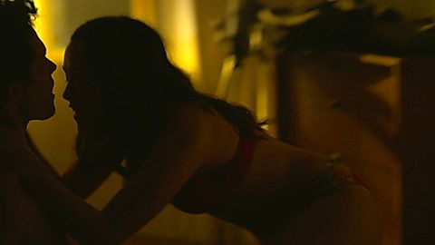 Pic: Victoria Pedretti in YOU (2018)