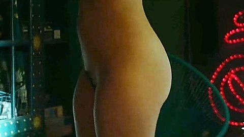 Pic: Noémie Merlant in Jumbo (2020)