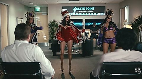 Pic: Noureen DeWulf in Good Girls (2018)
