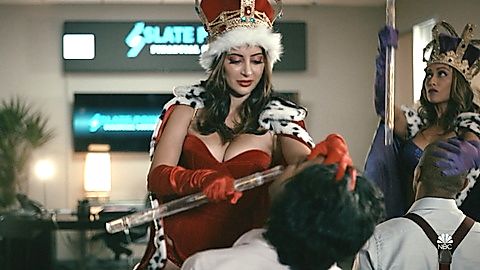 Pic: Noureen DeWulf in Good Girls (2018)
