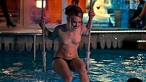 Pic: Julia Thomas in Night Out (2018)