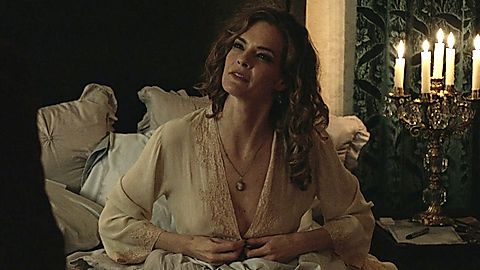 Pic: Nicole Steinwedell in Hawaii Five-0 (2010)
