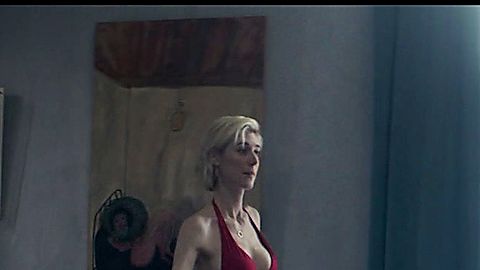 Pic: Elizabeth Debicki in The Burnt Orange Heresy (2020)