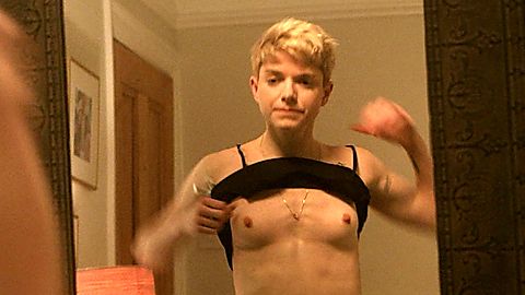 Pic: Mae Martin in Feel Good (2020)