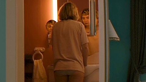 Pic: Imogen Poots in Vivarium (2020)