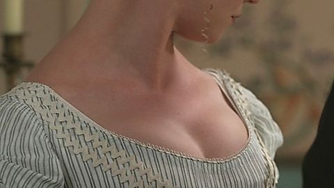 Pic: Anya Taylor-Joy in Emma. (2020)