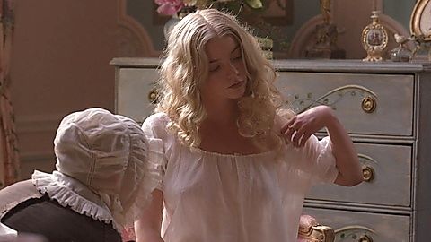 Pic: Anya Taylor-Joy in Emma. (2020)