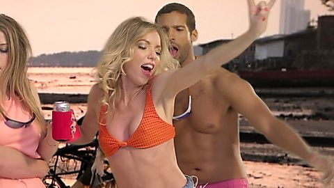 Pic: Lacy Marie Meyer in The Iliza Shlesinger Sketch Show (2020)