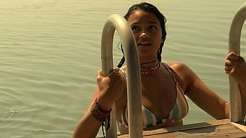 Pic: Madison Bailey in Outer Banks (2020)
