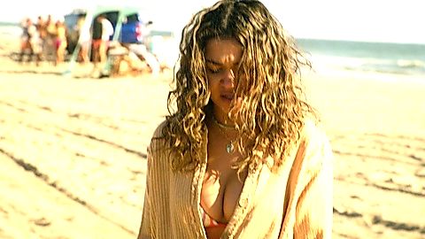 Pic: Madison Bailey in Outer Banks (2020)