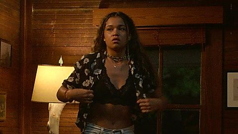 Pic: Madison Bailey in Outer Banks (2020)