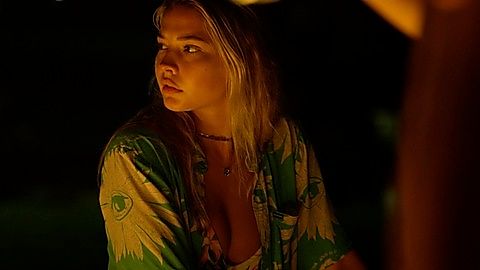 Pic: Madelyn Cline in Outer Banks (2020)