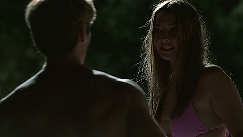 Pic: Madelyn Cline in Outer Banks (2020)
