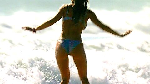 Pic: Madelyn Cline in Outer Banks (2020)