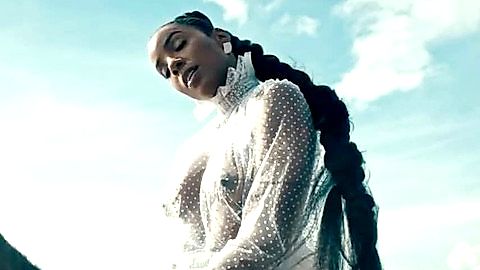 Pic: Kelly Rowland in Coffee (2020)