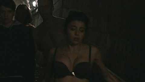 Pic: Alba Gaïa Bellugi in Into the Night (2020)