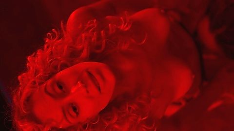 Pic: Teresa Riott in Valeria (2020)