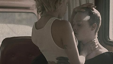 Pic: Zoë Kravitz in Viena and the Fantomes (2020)
