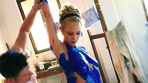 Pic: Juno Temple in Little Birds (2020)