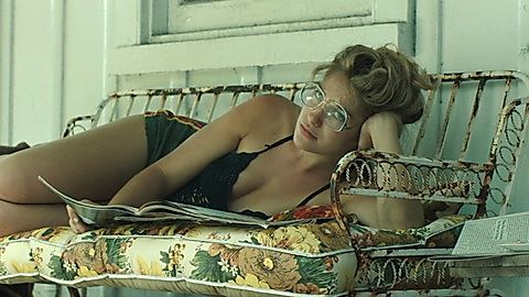 Pic: Lola Kirke in American Woman (2019)