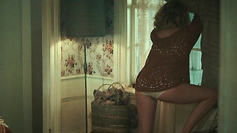 Pic: Lola Kirke in American Woman (2019)