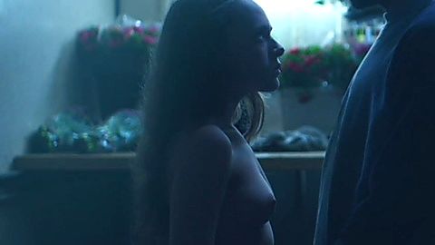 Pic: Shira Haas in Broken Mirrors (2018)