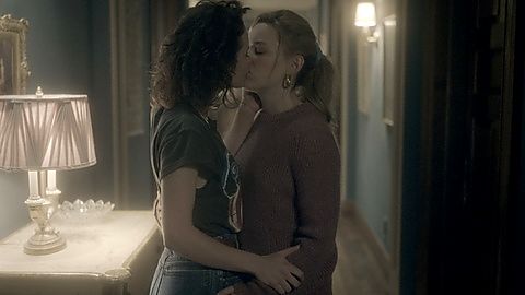 Pic: Amelia Eve in The Haunting of Bly Manor (2020)