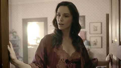 Pic: Alex Essoe in The Haunting of Bly Manor (2020)