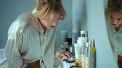 Pic: Ida Engvoll in Love & Anarchy (2020)