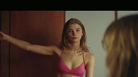 Pic: Stefanie Scott in Mary (2019)