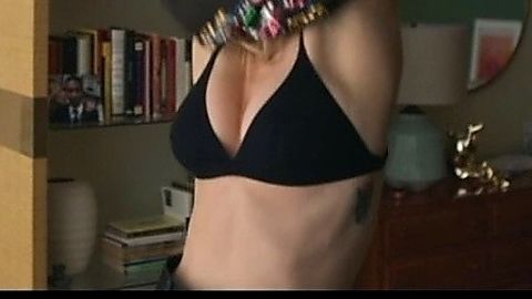 Pic: Kaley Cuoco in The Flight Attendant (2020)