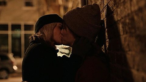 Pic: Mackenzie Davis in Happiest Season (2020)