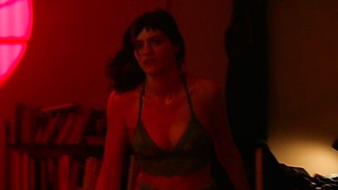 Pic: Amber Anderson in Skin Walker (2019)