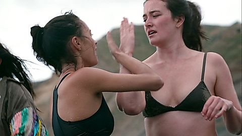 Pic: Sarah Pidgeon in The Wilds (2020)