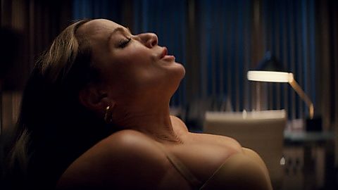 Pic: Lauren Holly in Tiny Pretty Things (2020)
