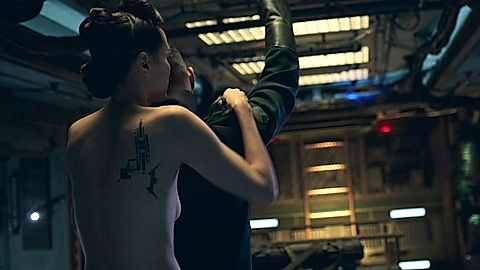 Pic: Sandrine Holt in The Expanse (2015)