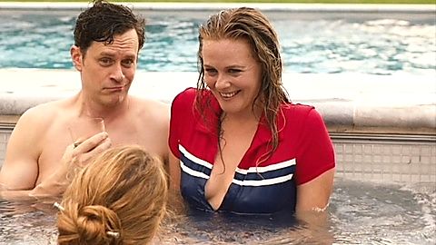 Pic: Alicia Silverstone in Sister of the Groom (2020)