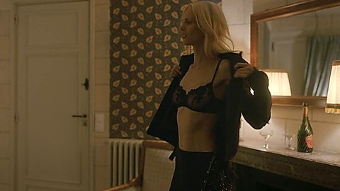 Pic: Aymeline Valade in Call My Agent (2015)