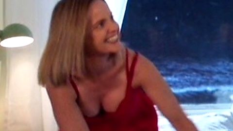 Pic: Mena Suvari in Paradise Cove (2021)