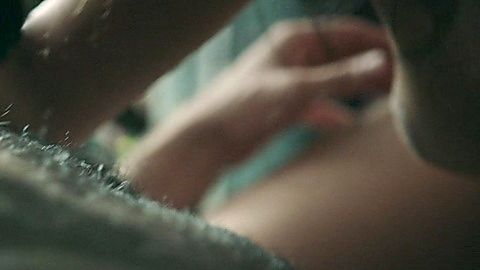 Pic: Mina El Hammani in The Boarding School: Las Cumbres (2021)