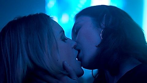 Pic: Olga Kurylenko in Sentinelle (2021)