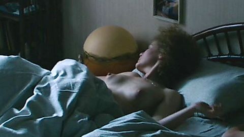 Pic: Angelina Häntsch in We Children from Bahnhof Zoo (2021)